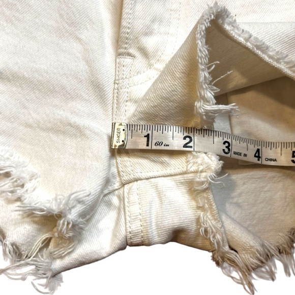 Levi's 501 Womens High Waisted White Distressed Shorts - Picture 14 of 14